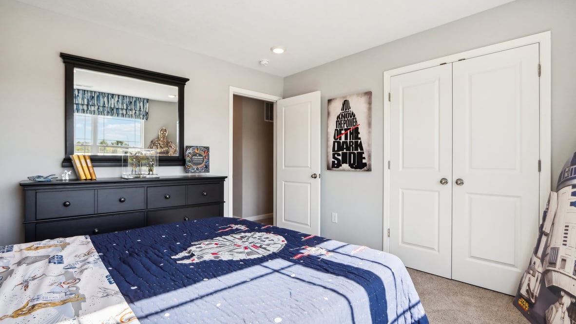 bedroom with spacious closet
