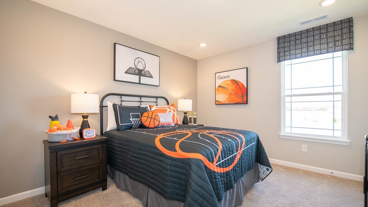 bedroom 4 with spacious closet