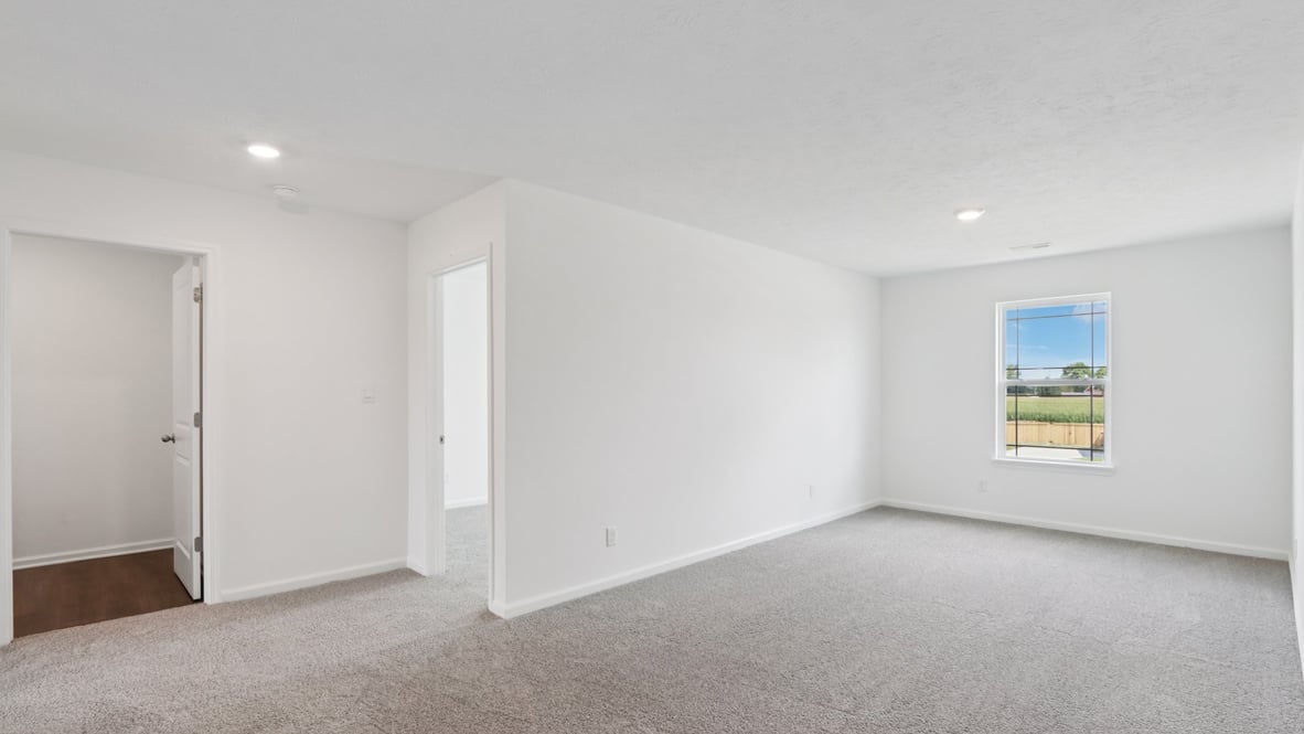 spacious upstairs flex room area