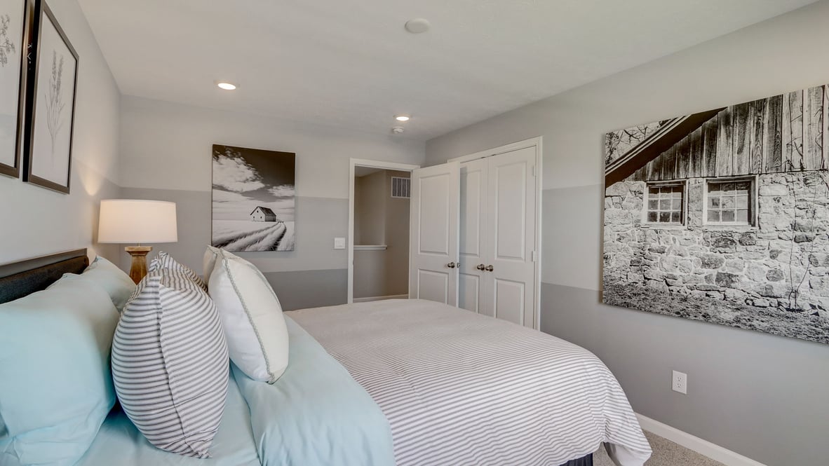 bedroom with spacious closet