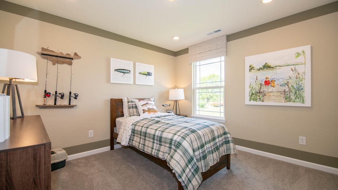 bedroom 4 with spacious closet