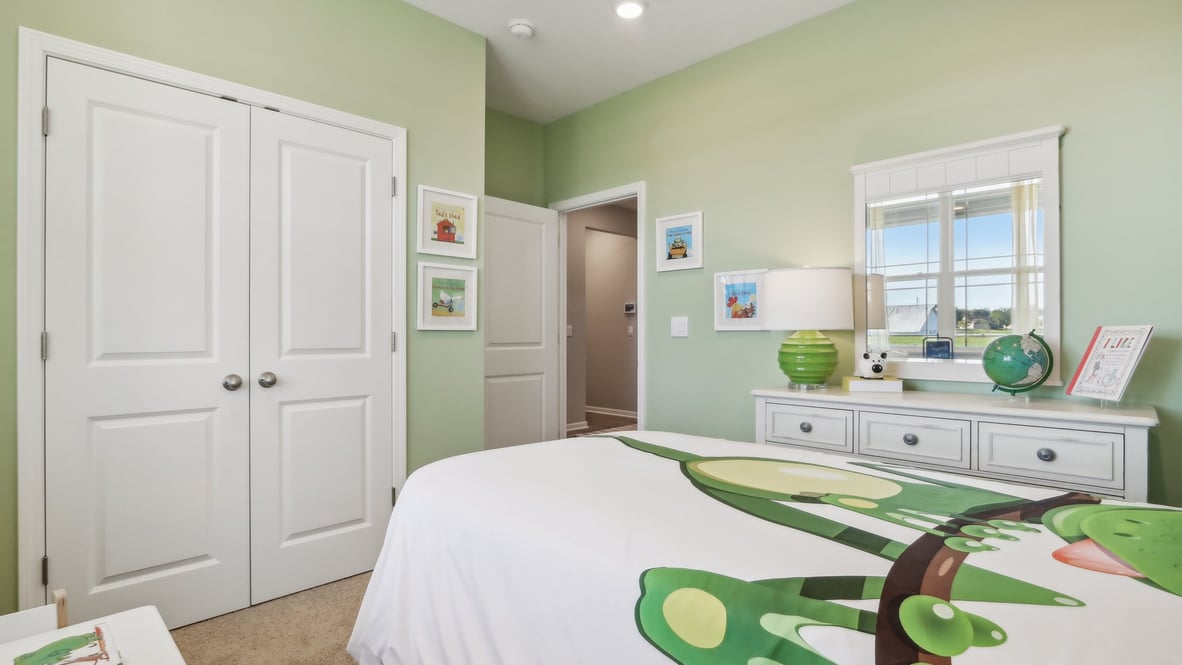 bedroom with spacious closet