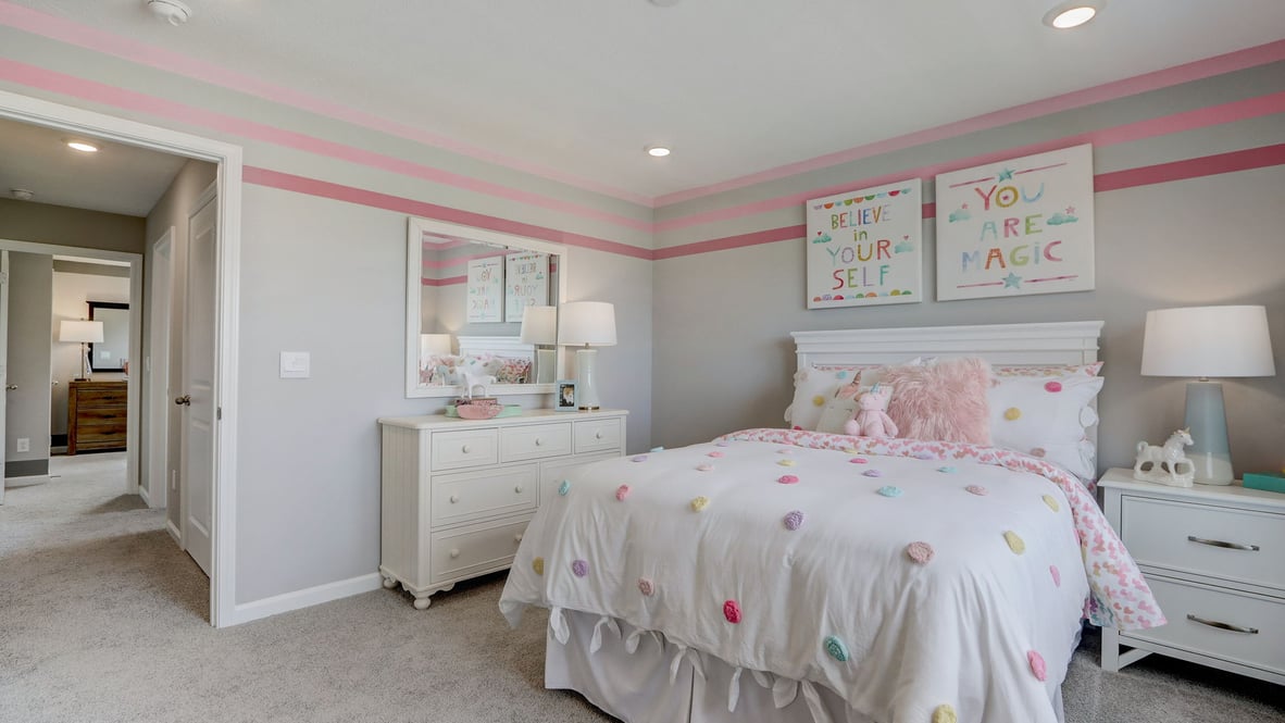 bedroom with spacious closet