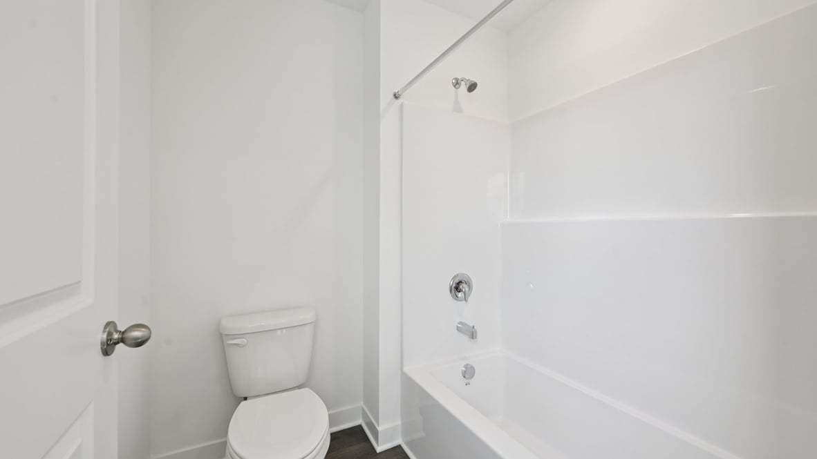 bathroom with shower and tub combo