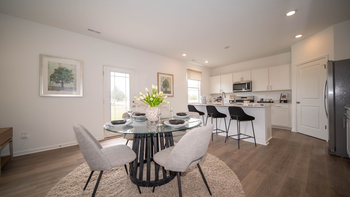 dining nook and kithcen