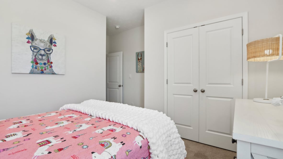 bedroom with spacious closet