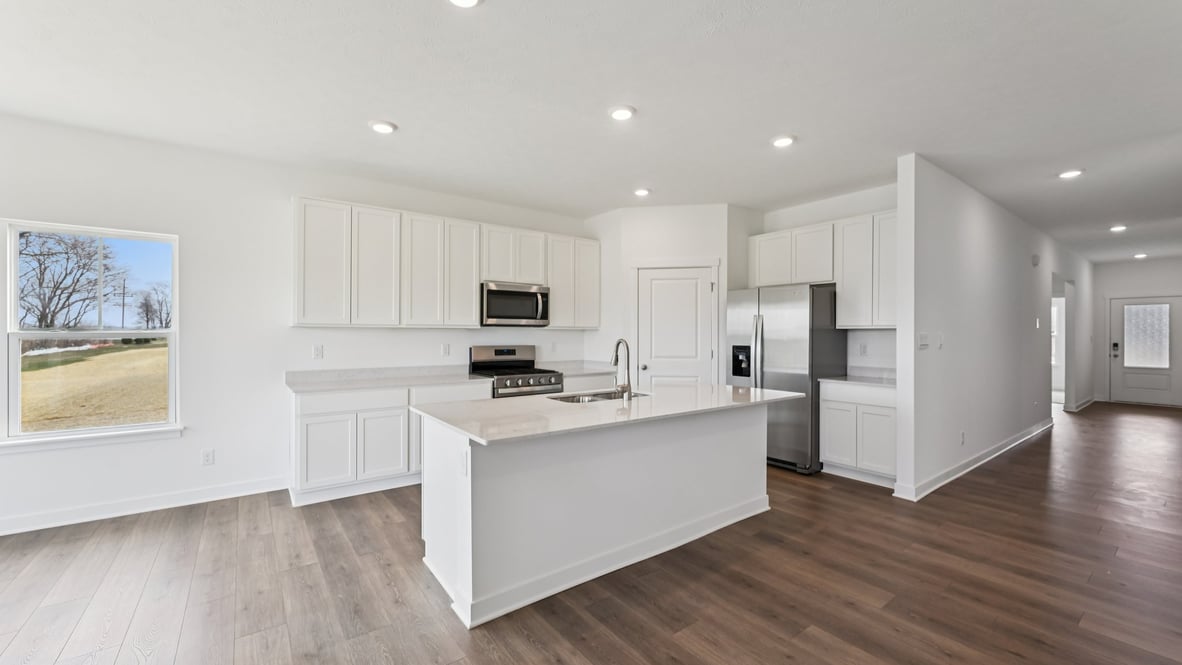 kithen with large center island