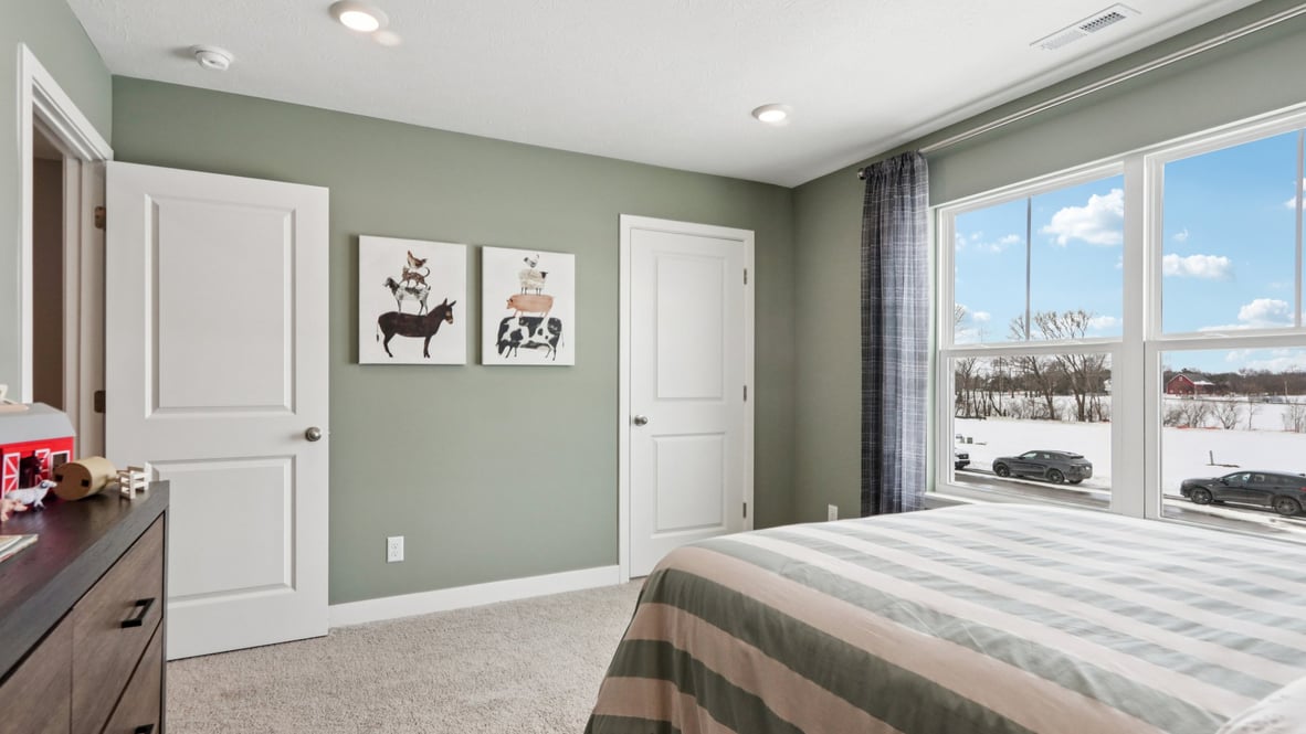 bedroom with spacious closet