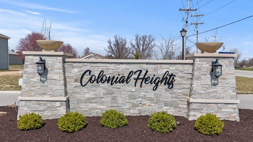 Colonial Heights community entry monument
