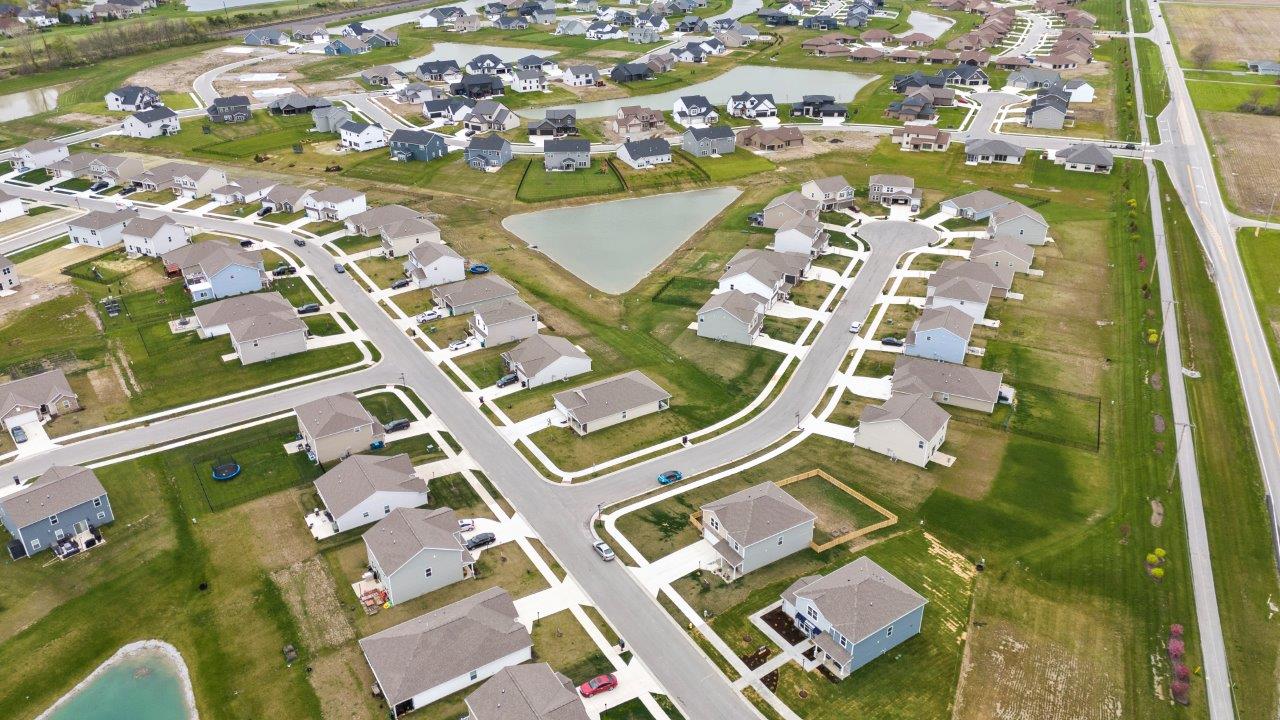 Livingston lakes community overview with multiple ponds throughout