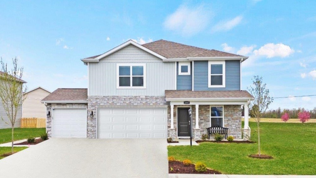 Livingston Lakes Holcombe Model Home