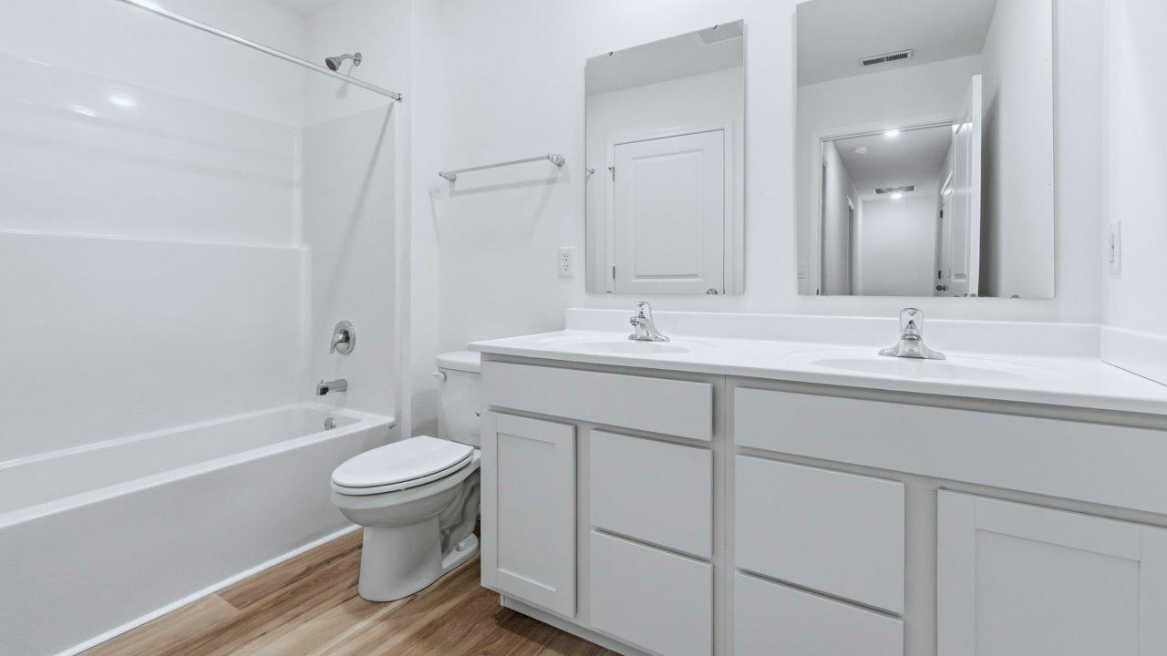 pine secondary full bath with tub shower