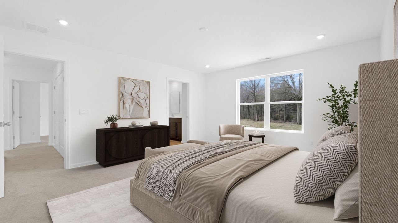 stamford primary bed with ensuite bath and closet