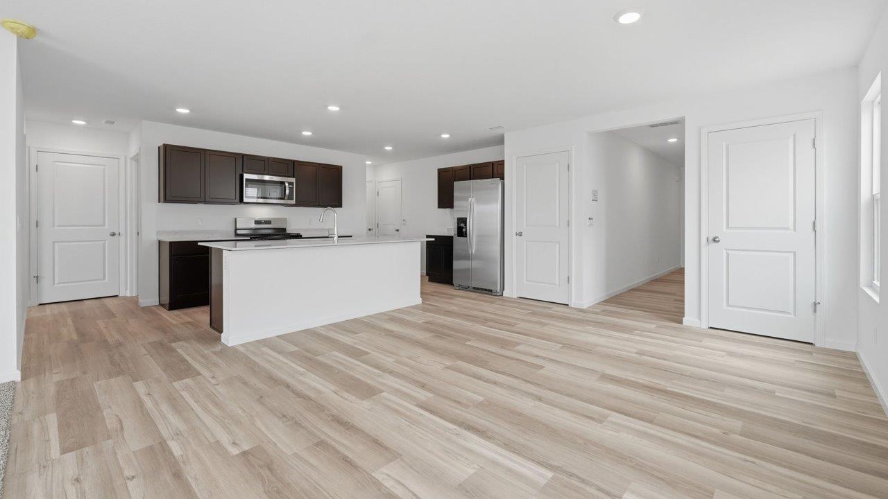 kennebec elm casual dining room with moahwk avery lvp flooring