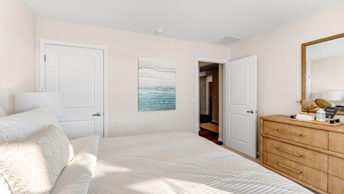 Livingston Lakes paired villa bed 2