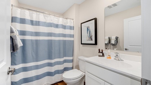 Livingston Lakes paired villa bath 2
