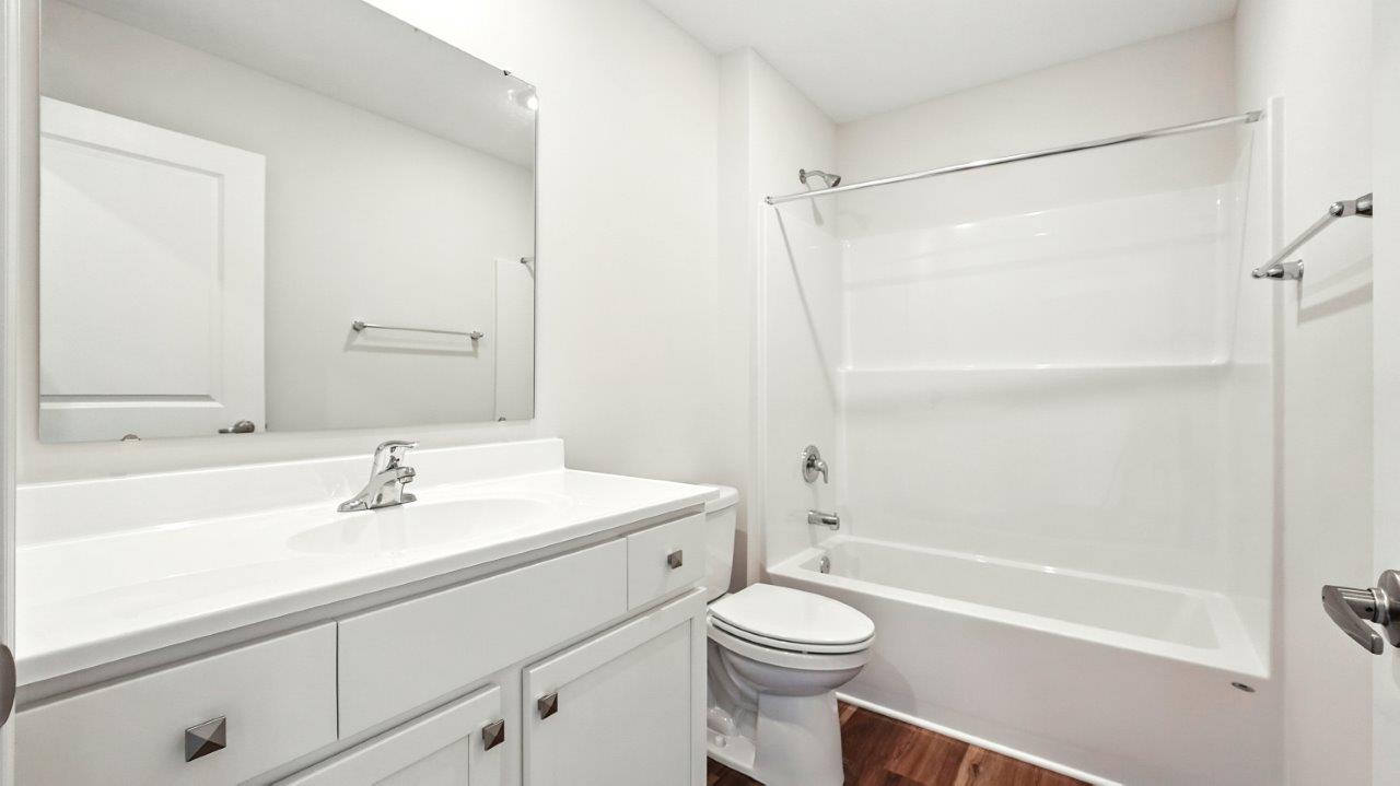 hardin full bath with tub shower