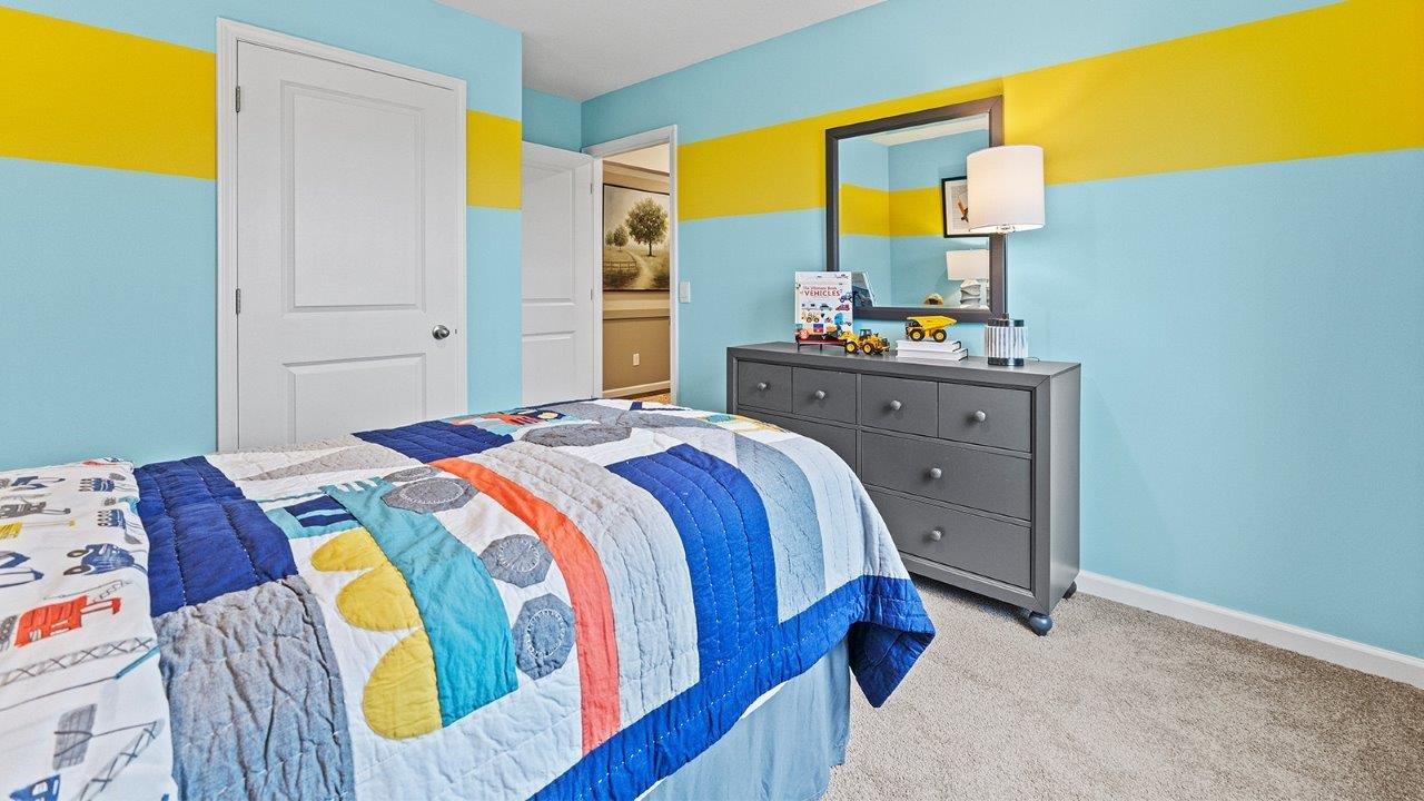 harmony bed 3 with carpet, 1 window, and closet