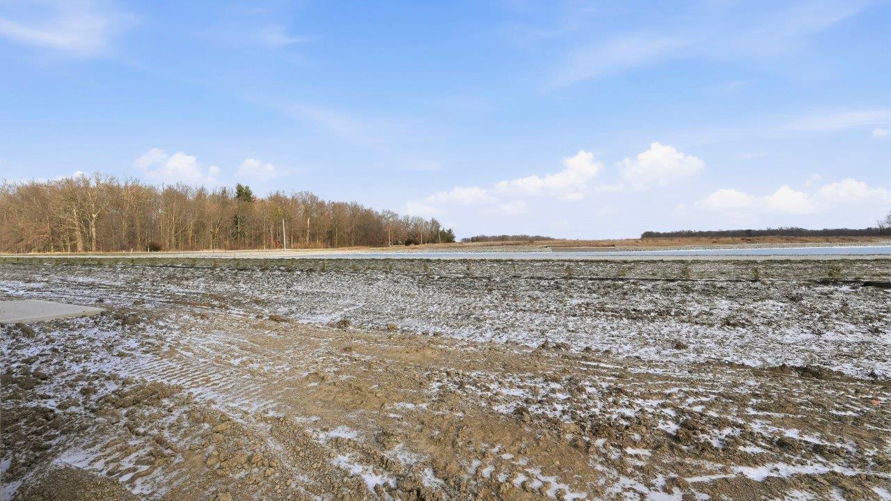 rear exterior with no rear neighbors