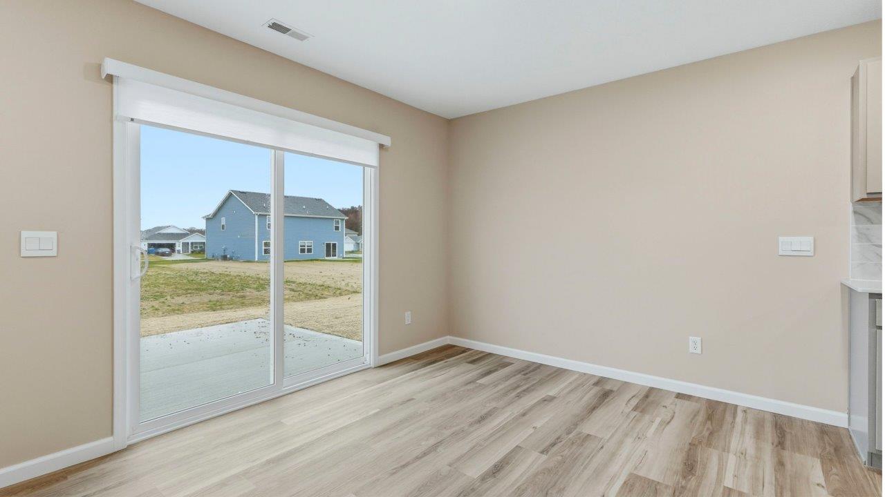 dining room with lvp