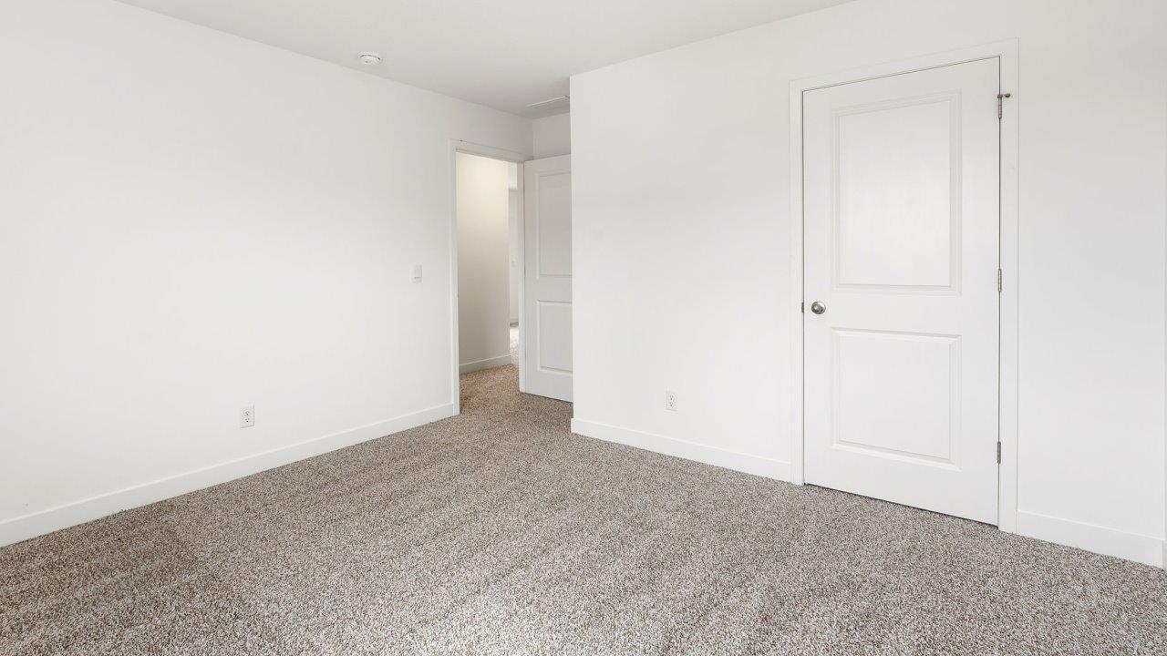 whispering pines portsmouth - bedroom 2