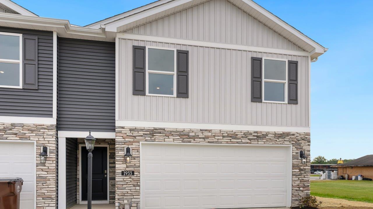 whispering pines portsmouth exterior with 2 car garage