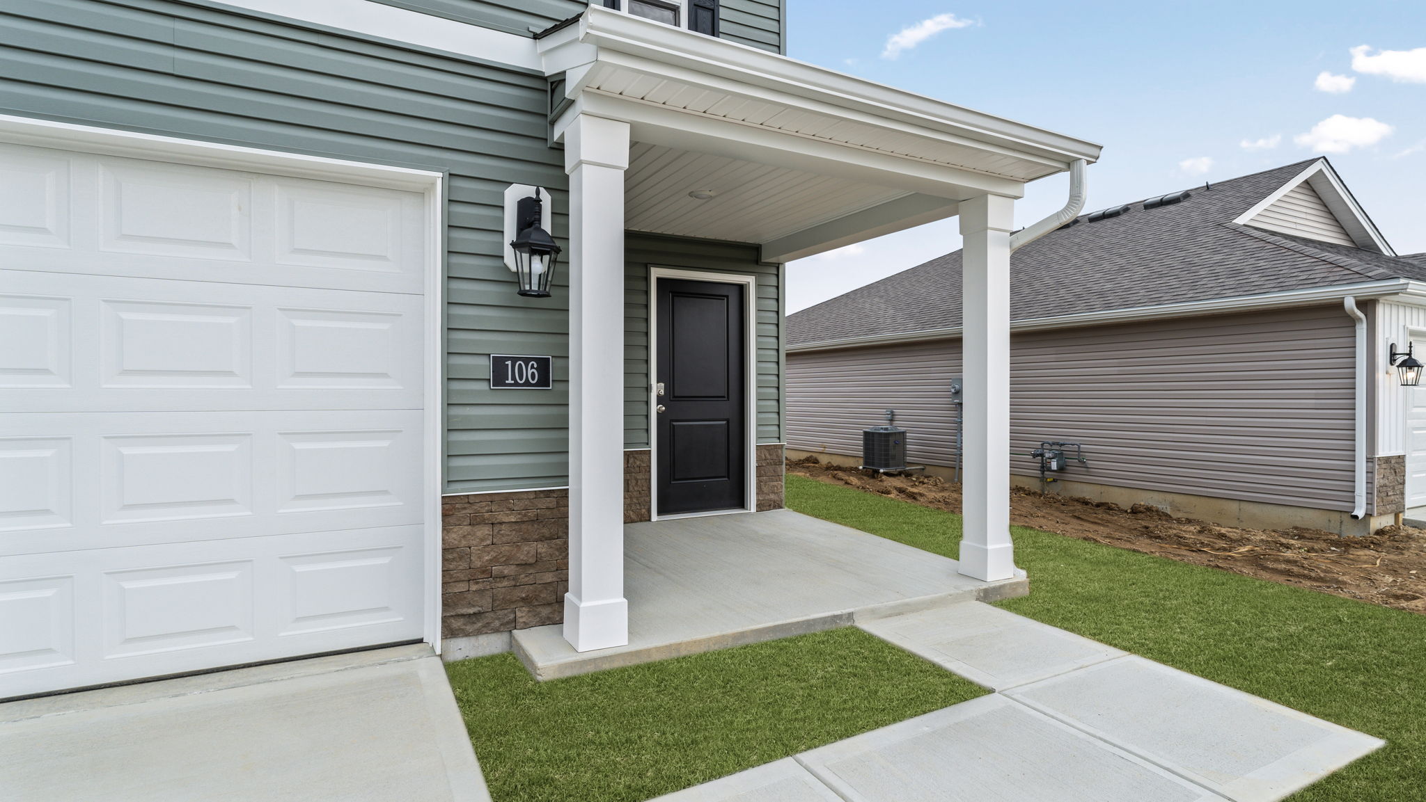 Closeup of 106 Lonny st