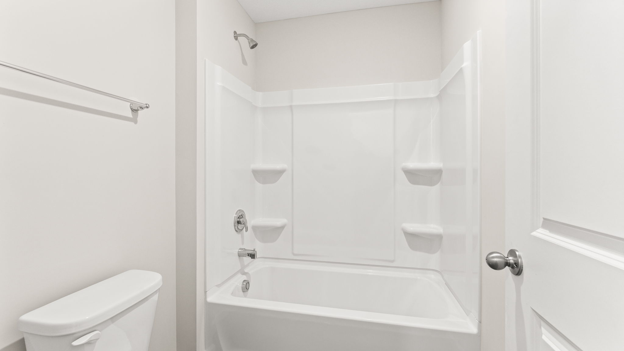 Bathroom with toilet and tub