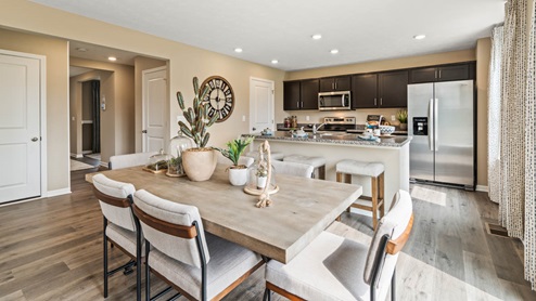 122_Ashburn_Woods_New_Richmond_OH_Model_photos_diningroom