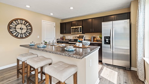 122_Ashburn_Woods_New_Richmond_OH_Model_photos_kitchen_table