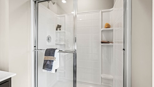 122_Ashburn_Woods_New_Richmond_OH_Model_photos_shower