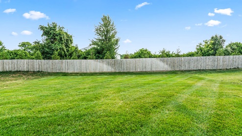 122_Ashburn_Woods_New_Richmond_OH_Model_photos_backyard