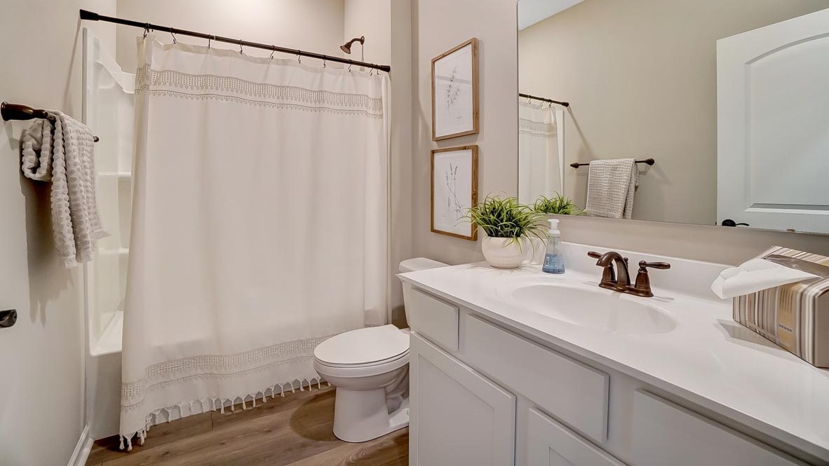 Harmony_New_Richmong_Ashburn_Woods_bathroom