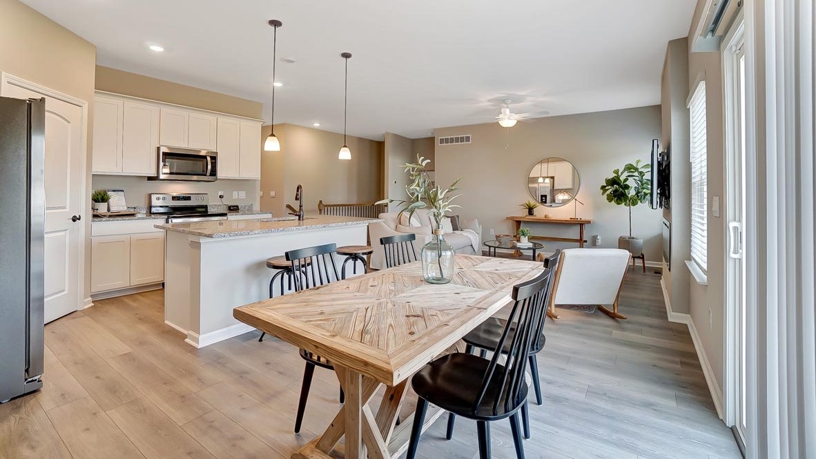 Harmony_New_Richmong_Ashburn_Woods_diningroom