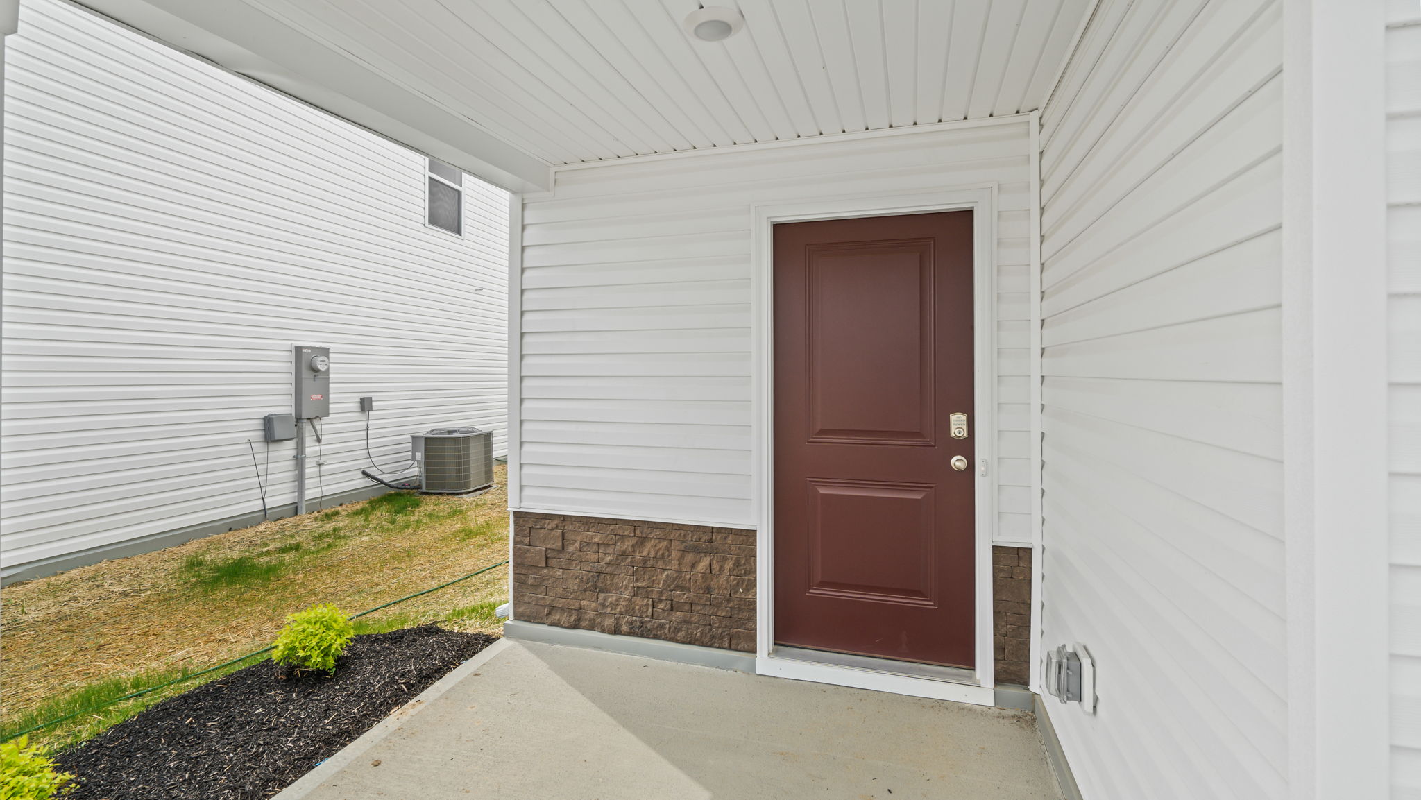 Front porch of the cabral plan.
