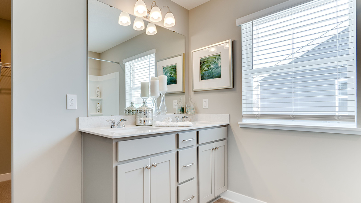 Cabral_floorplan_DR_Horton_New_Home_Creekview_Wilmington_OH_bathroom