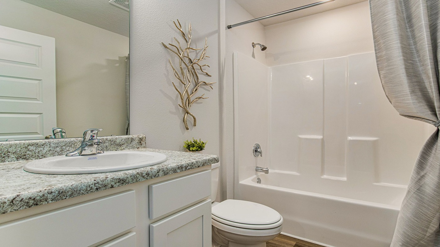 Edmond_floorplan_DRHorton_Wilmington_OH_New_Home_Creekview_bathroom