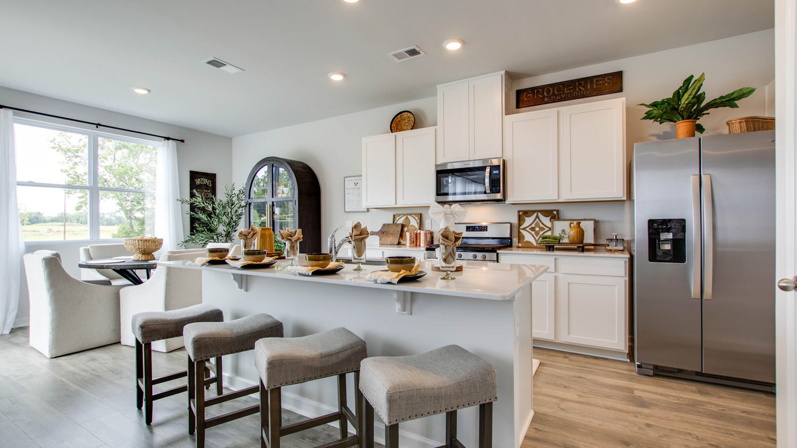 Edmond_floorplan_DRHorton_Wilmington_OH_New_Home_Creekview_kitchen