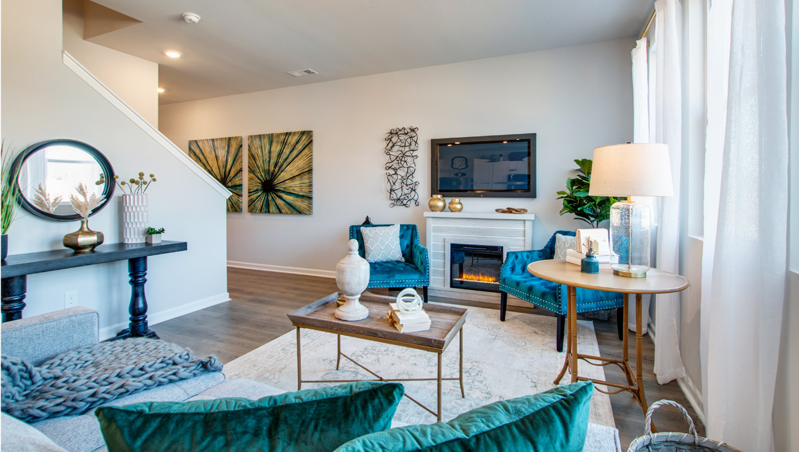 Edmond_floorplan_DRHorton_Wilmington_OH_New_Home_Creekview_livingroom
