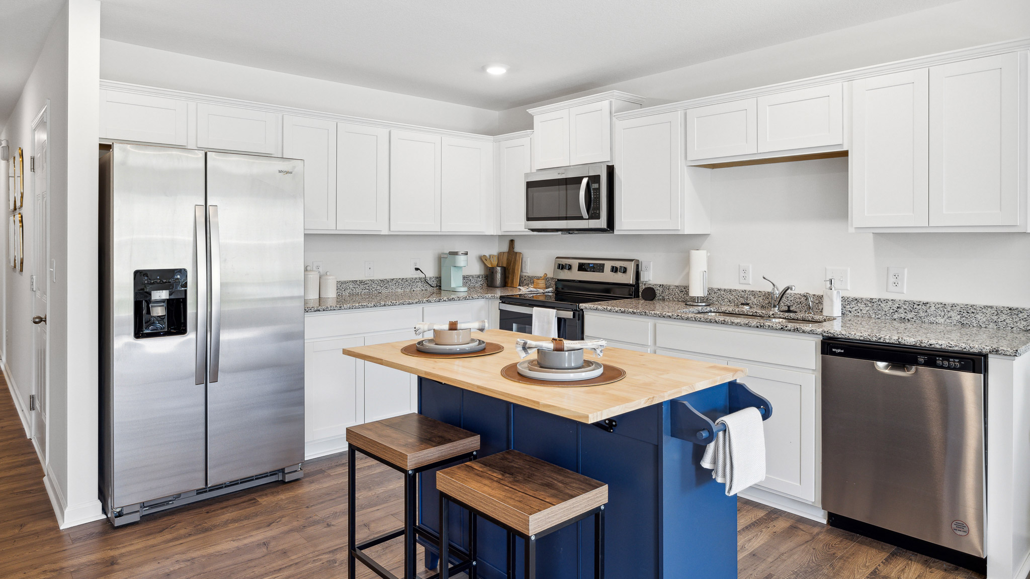 Kitchen with island