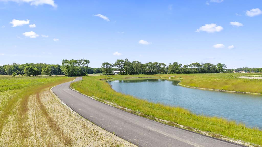 Water amenity in honey creek