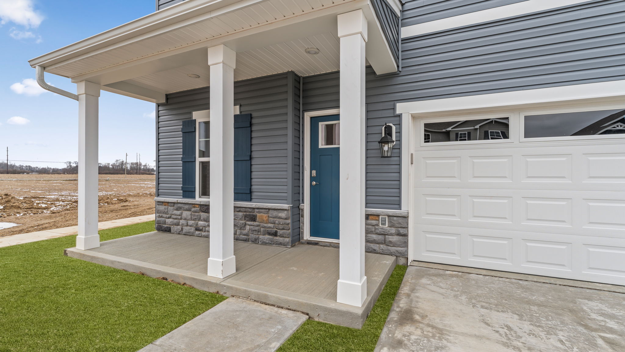 Front porch of 2215 hackberry st