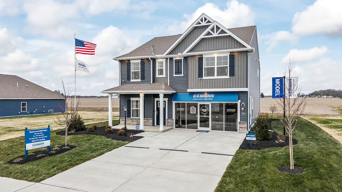 Three-quarter view of Holcombe Model.