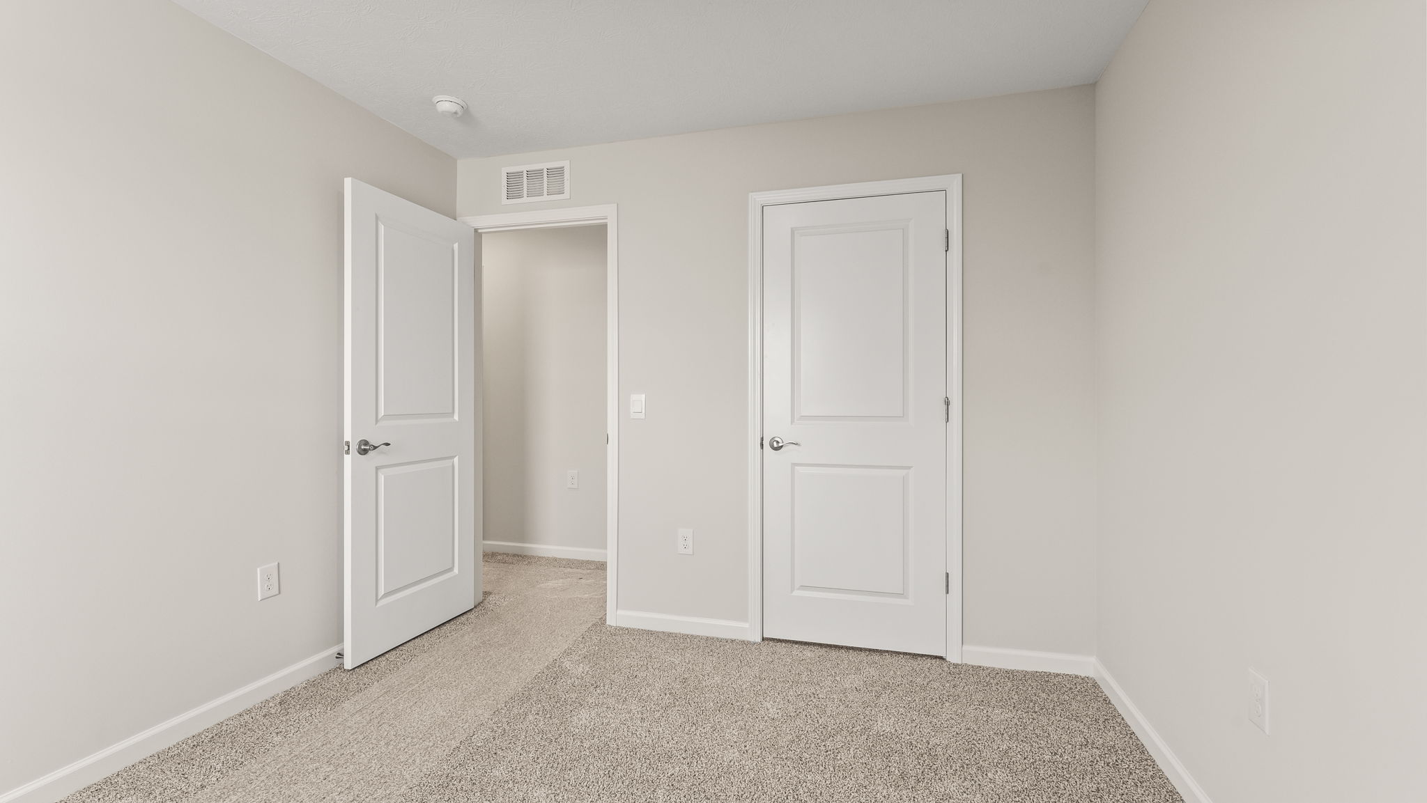 Perspective of the bedroom from win