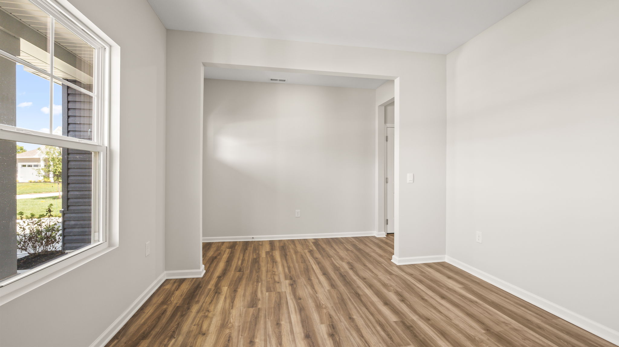 Flex room with window