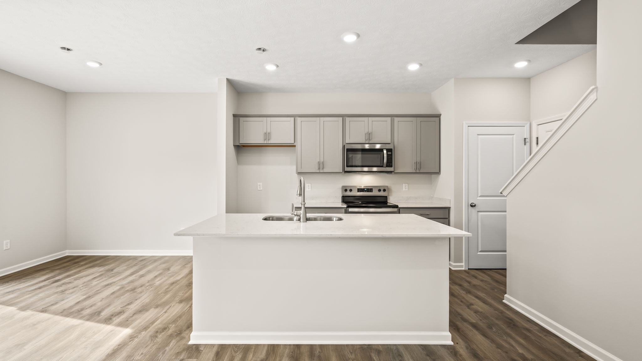 Full kitchen
