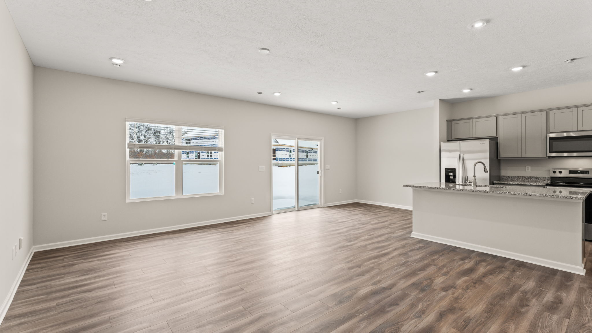 Full kitchen and great room