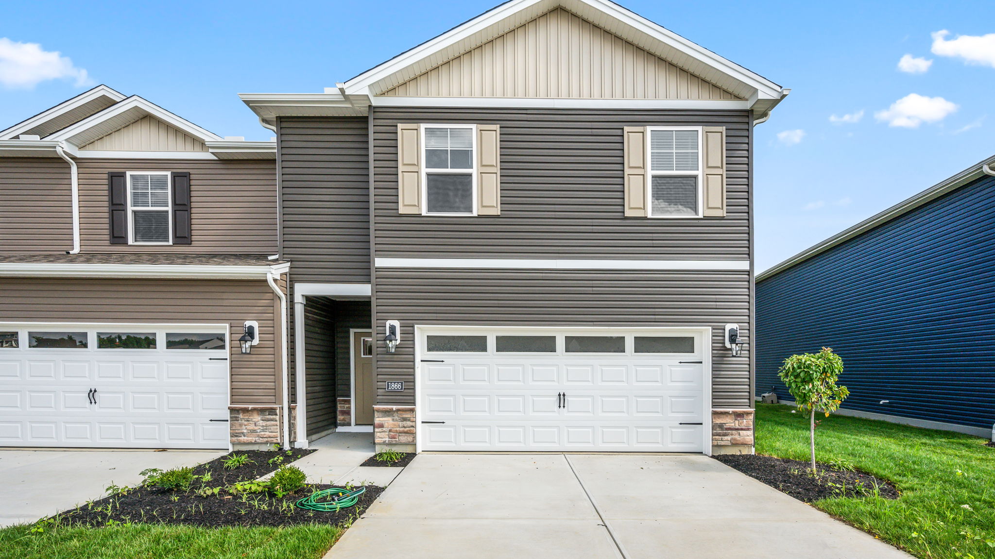 Exterior of 1866 Vista Lake Dr