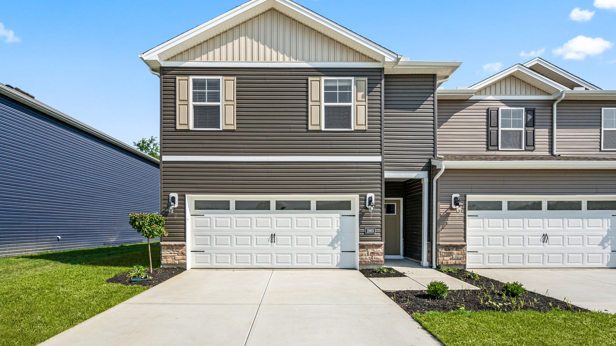 Exterior of 1860 vista lake dr