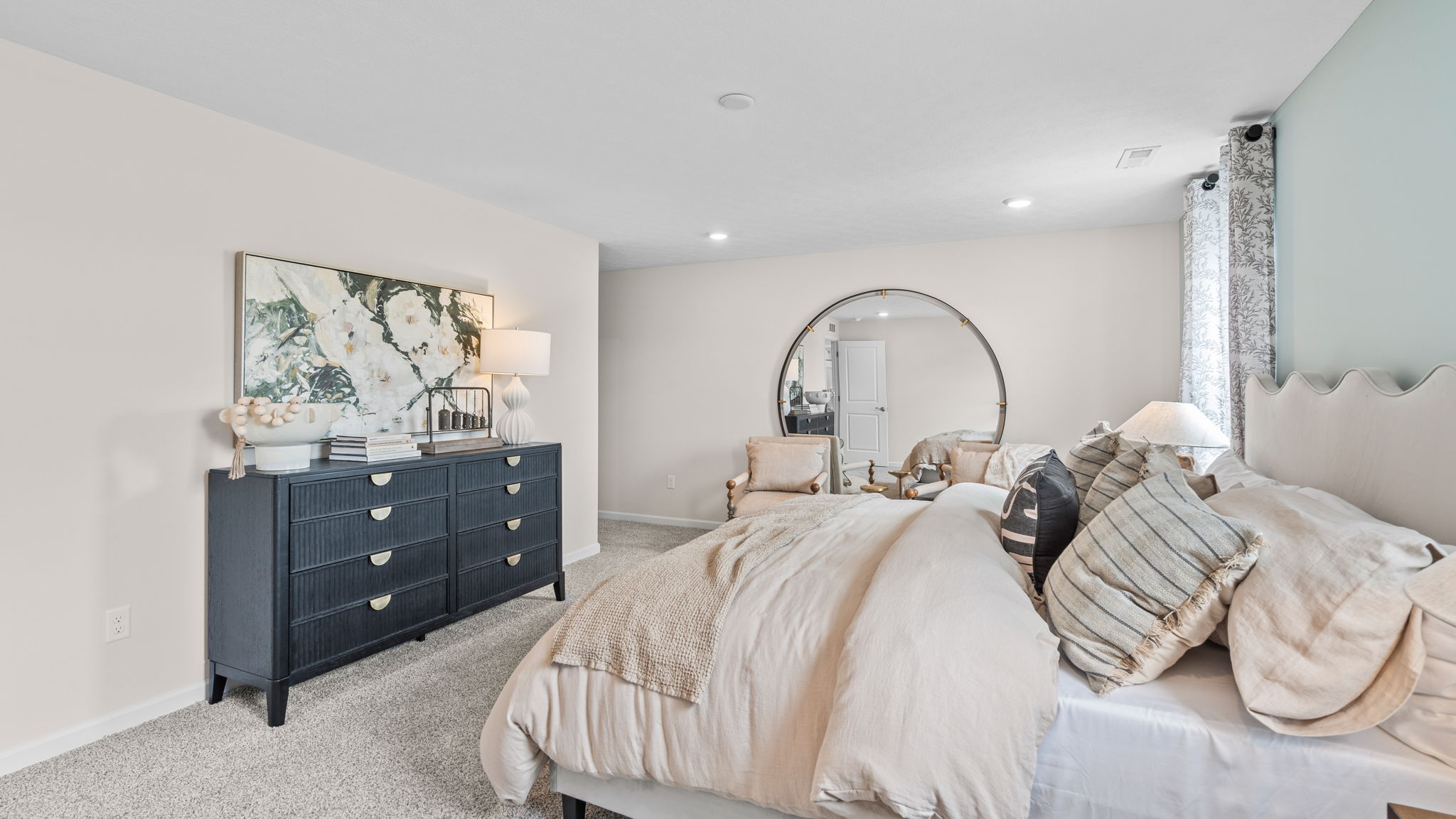 Primary bedroom with large walk in closet.